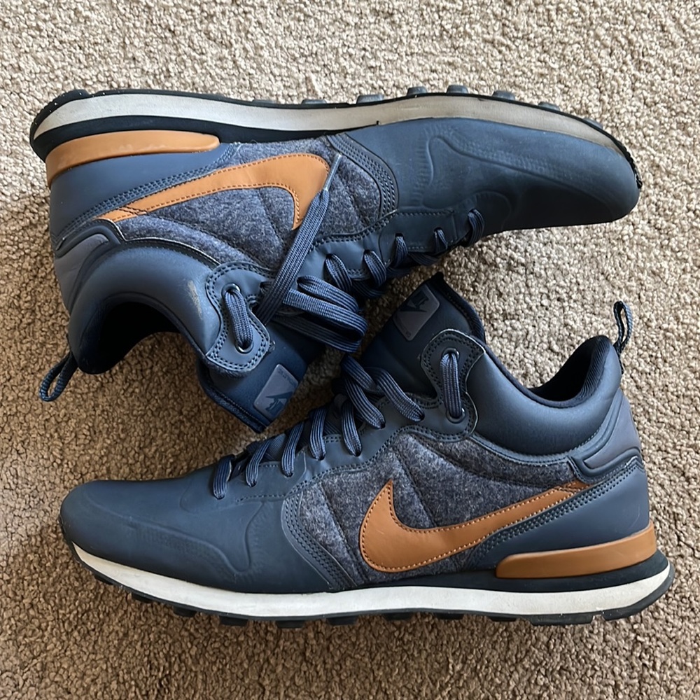 Nike Internationalist